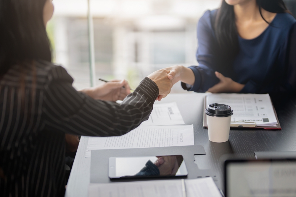 キャバクラの面接の服装はどう選ぶべき？