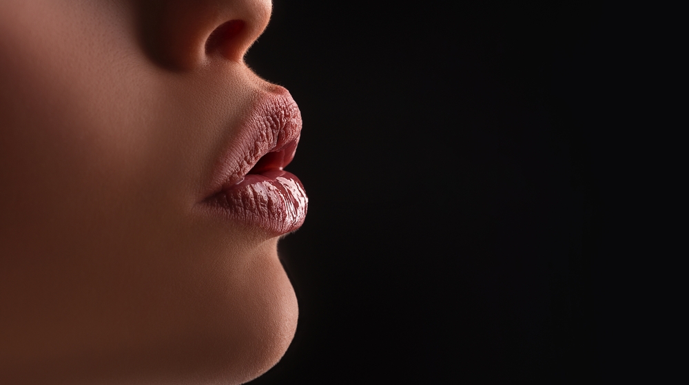 キャバ嬢が避けるべきNGメイク